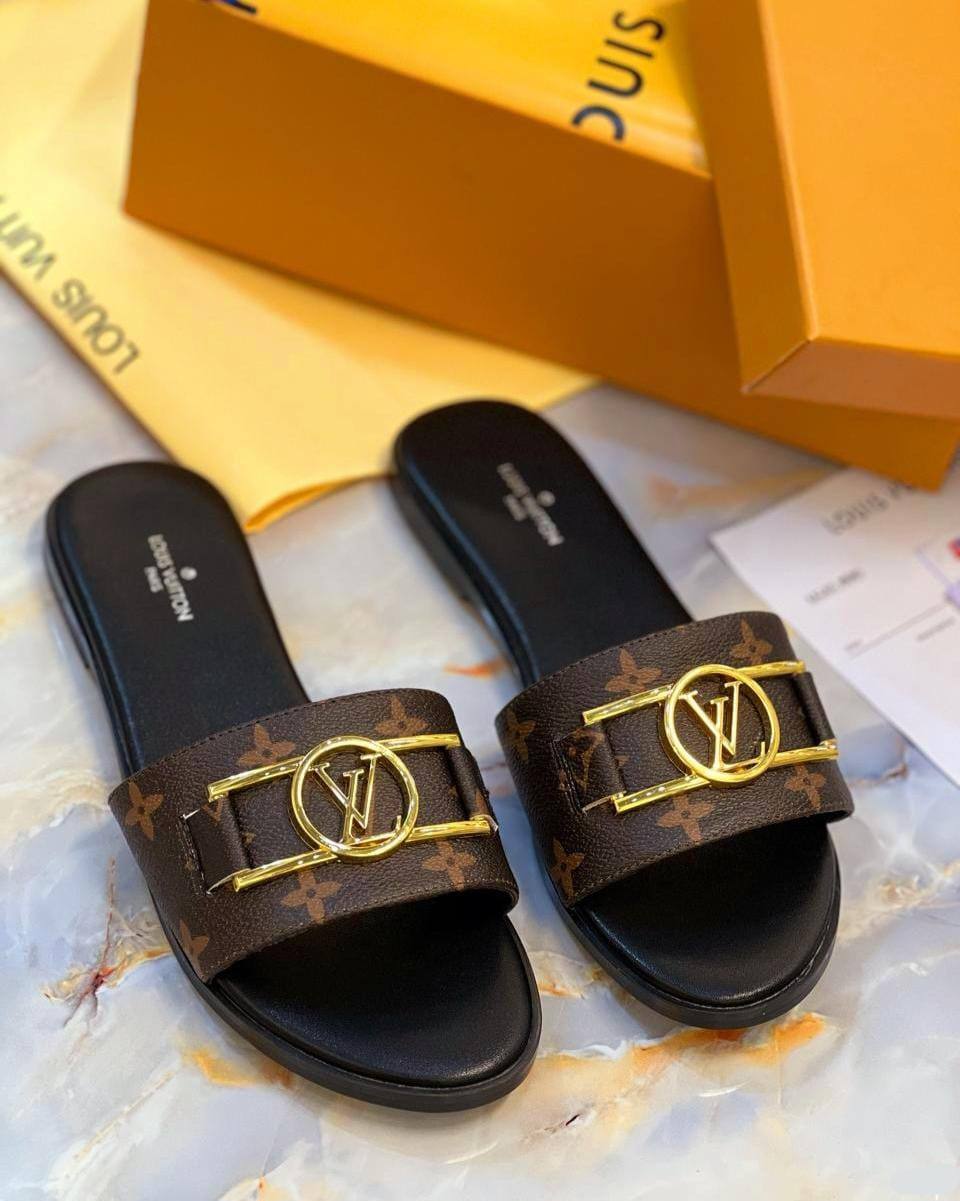 LV
☘️ *SIZE  36  to 41 ☘️                                                                                                       
180 dhs✅

Zain224
♥️♥️♥️