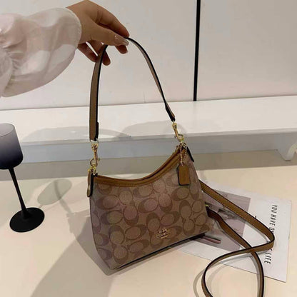 Coach
20*16*8 cm
65 dhs💓
Limit Stock

Zain17
♥️♥️♥️