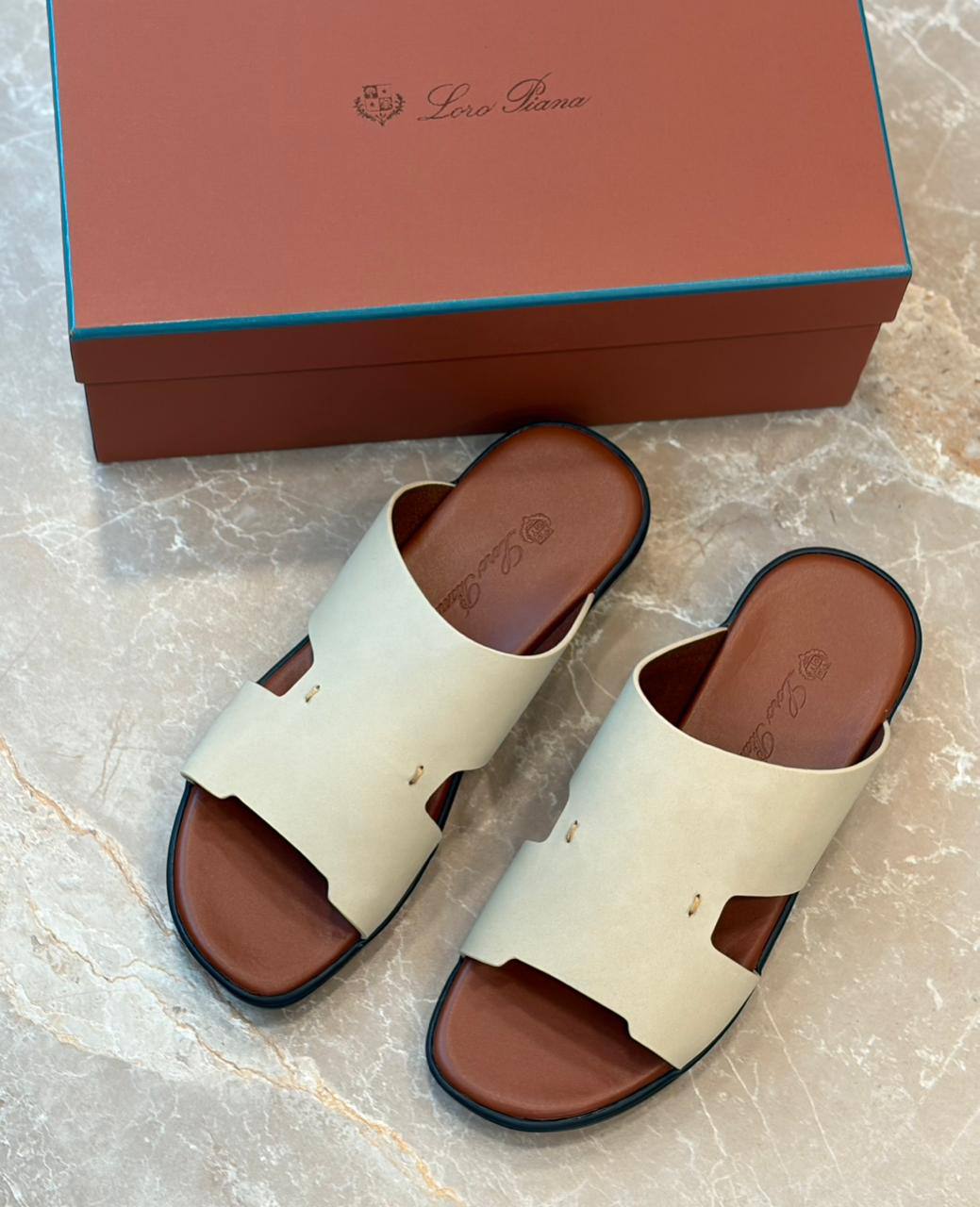 Loro piana 
slippers for men master quality 
290 dhs🌺
size available (40to46) 6to12

Zain59
♥️♥️♥️