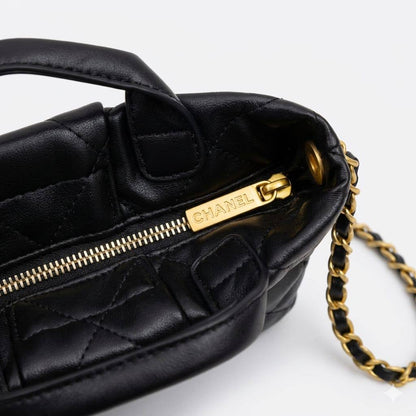CHANEL ᴍɪɴɪ ʙᴏᴡ
sʜɪɴʏ ʟᴀᴍʙsᴋɪɴ ᴍᴀᴛᴇʀɪᴀʟ
ɢᴏʟᴅ ʜᴀʀᴅᴡᴀʀᴇ
ɢᴏʟᴅ ᴄʜᴀɪɴ ʙᴇʟᴛ sᴛʀᴀᴘ
sɪᴢᴇ : 24 cm

75 dhs✅

Zain31
♥️♥️♥️