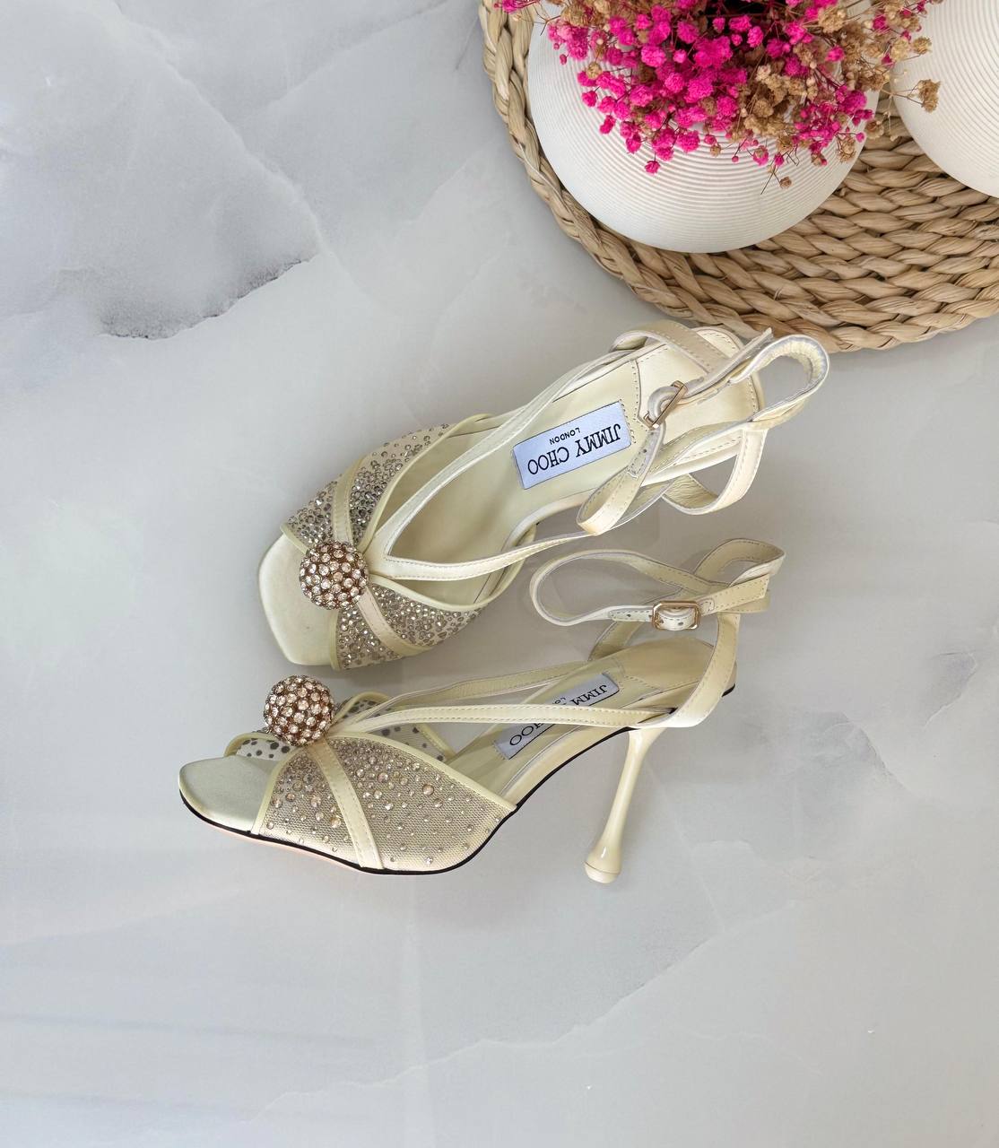 Jimmy choo 
Vip quality 
Size:36to41
450 dhs✅

Zain113
♥️♥️♥️