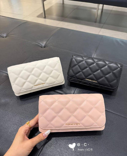 CK
Charles and keite
100 dhs✅
with box
🎁🎁🎁
Good quality

Zain07
♥️♥️♥️