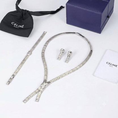 CHOUMET SET 
MASTER

NECKLACE BRACELET 
EARRINGS

350 DHS🇦🇪🇦🇪
Zain89
♥️♥️♥️