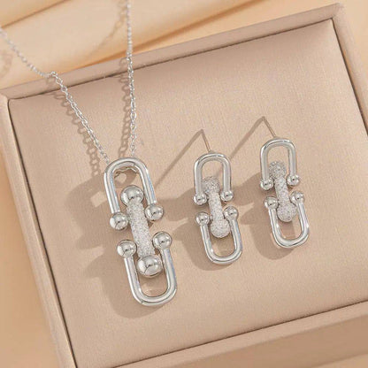 Necklace and earring Set of 2 
Offer price 

40 dhs🪙🌨️

Zain242
♥️♥️♥️