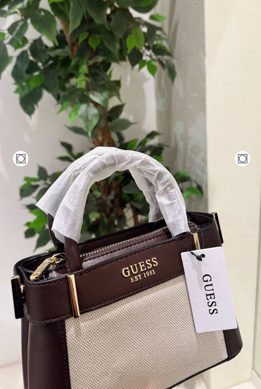 Guess
105 dhs🇦🇪🇦🇪
High-quality with box

Zain35
♥️♥️♥️