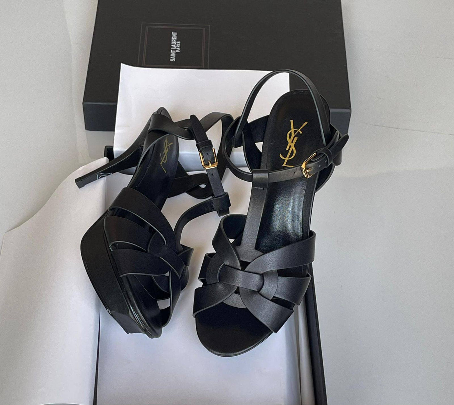 YSL 
SuperMaster Quality 💯
450 dhs❣️
Size: 36-41💥

Zain171
♥️♥️♥️