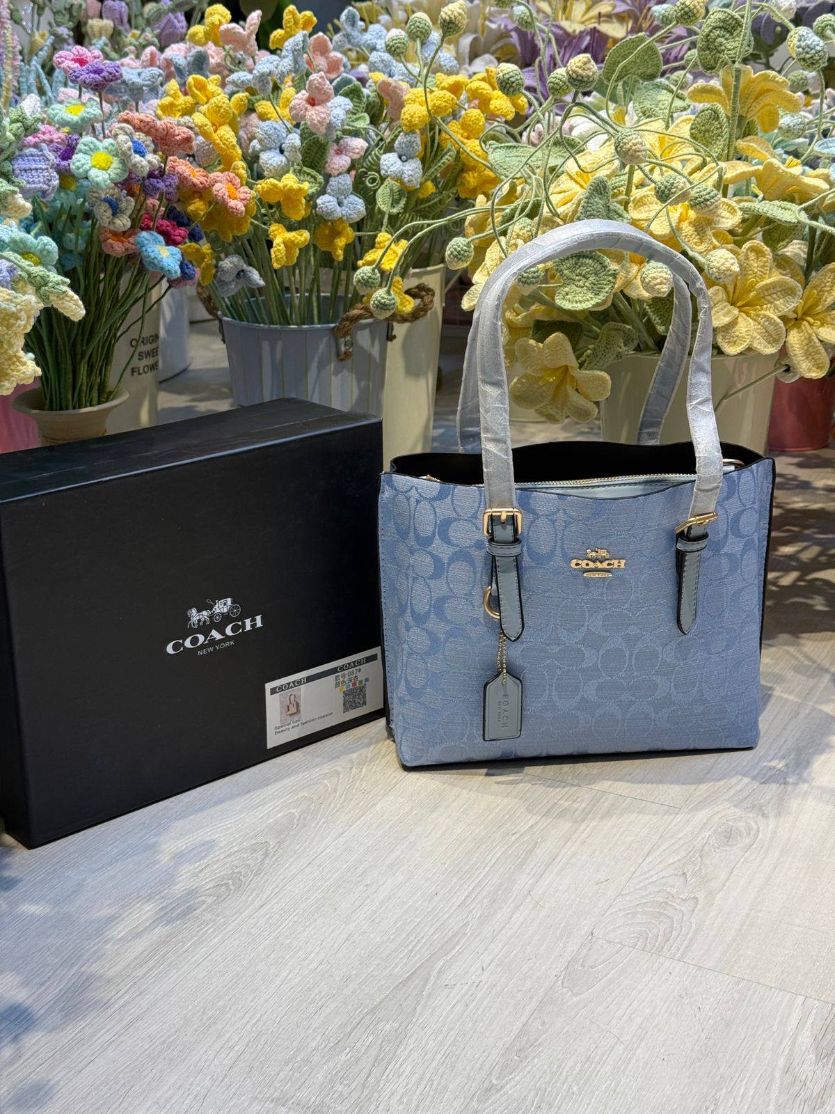 Coach Mollie 
Tote 25 bags
105 dhs❣️ 

with BOX
🎁🎁🎁

Zain44
♥️♥️♥️
