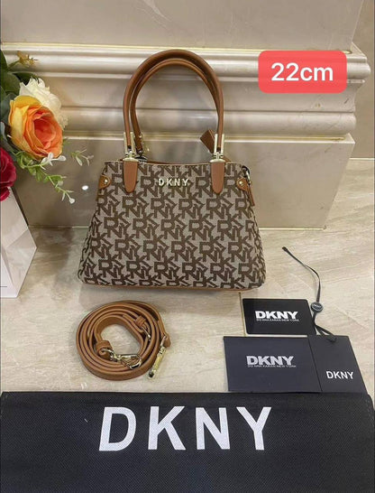 Aigner - DKNY
100 dhs✅
size：22cm
good-quality 

with box
🎁🎁🎁

Zain35
♥️♥️♥️