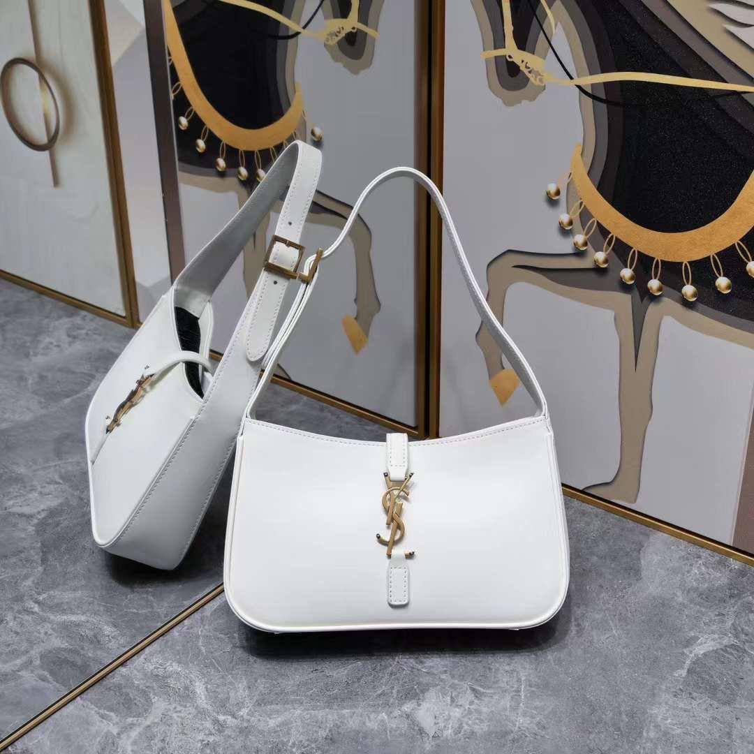 Prada - YSL - Master Bags 👌
For Price 👇 WTSP Text Zain 0568585901

Zain142
♥️♥️♥️