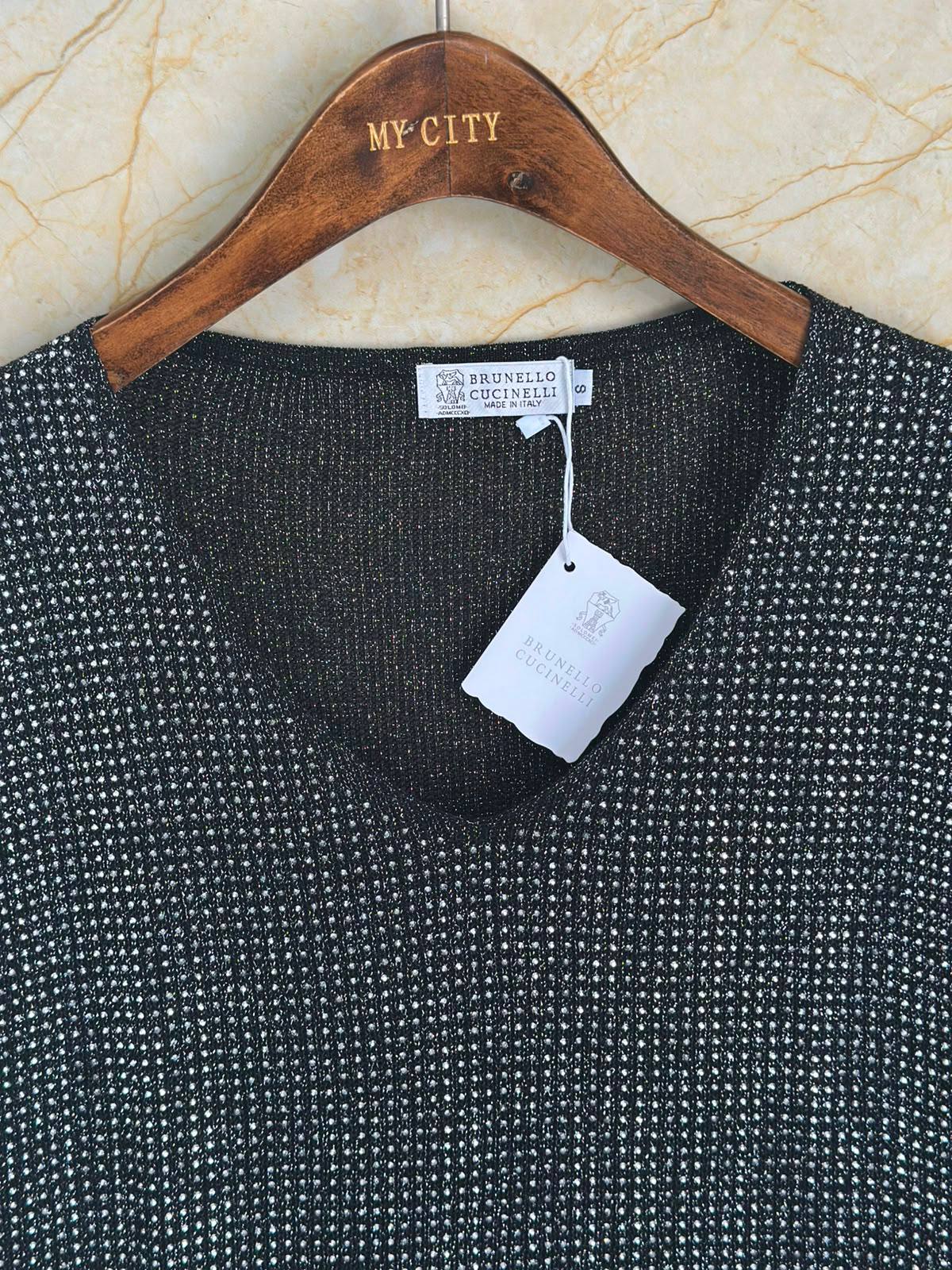 BRUNELLO CUCINELLI
Women’s Tshirt
Master Quality 
SML
350 dhs✅

Zain276
♥️♥️♥️