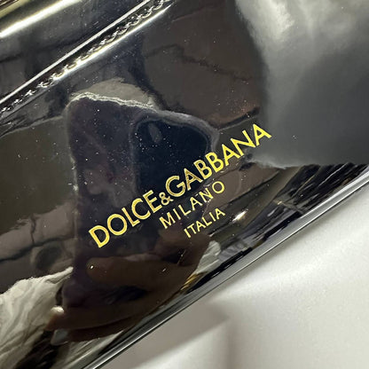 D&G

good quality 

with box
🎁🎁🎁

100 dhs✅

Zain39
♥️♥️♥️