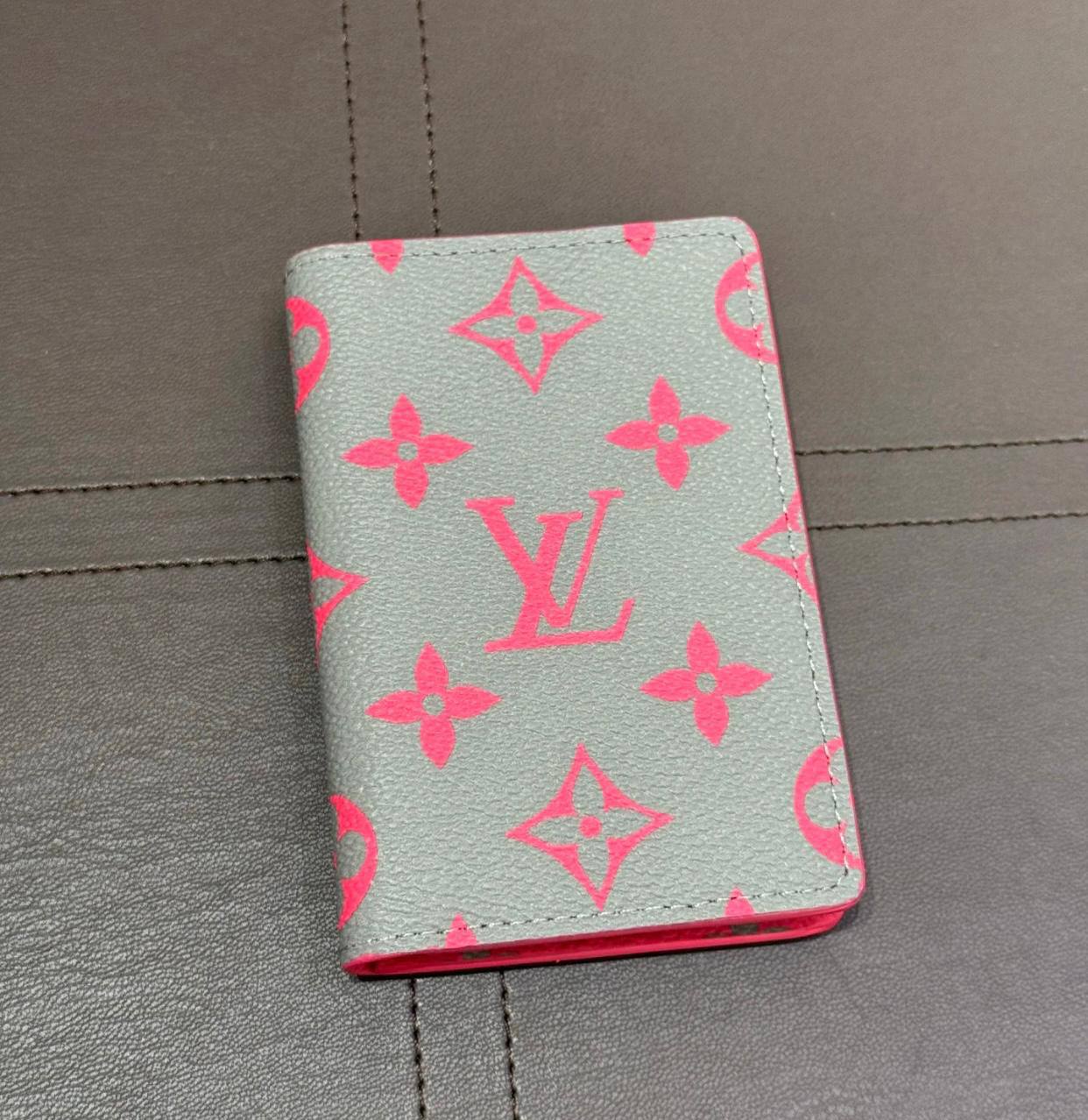 LV Wallet 
Super Master Quality
110 dhs🇦🇪🇦🇪

Zain33
♥️♥️♥️