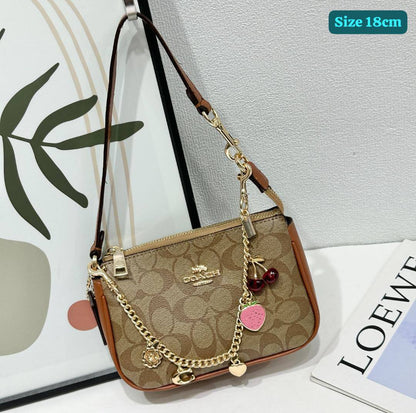 Coach
Good quality
 with box 
95 dhs🇦🇪🇦🇪

Zain186
♥️♥️♥️