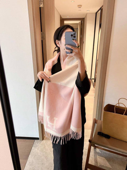 Coming new stock
Winter scarf 
45 dhs🪙🌨️

Zain93
♥️♥️♥️