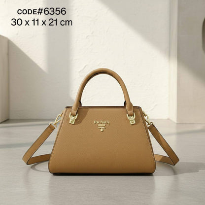 PRADA ʜᴀɴᴅʙᴀɢ
ᴡɪᴛʜ ɢᴏʟᴅ ʜᴀʀᴅᴡᴀʀᴇ
ɪᴛ ʜᴀs ʟᴏɴɢ ʙᴇʟᴛ sᴛʀᴀᴘ
sɪᴢᴇ : 30 cm

75 dhs💓

Zain31
♥️♥️♥️