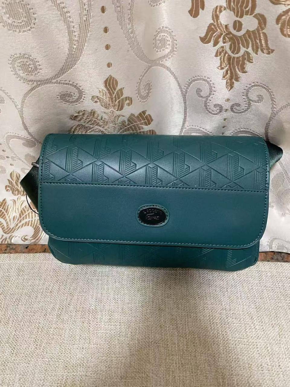 Lacoste
24*15*8 cm
85 dhs💓

Zain17
♥️♥️♥️