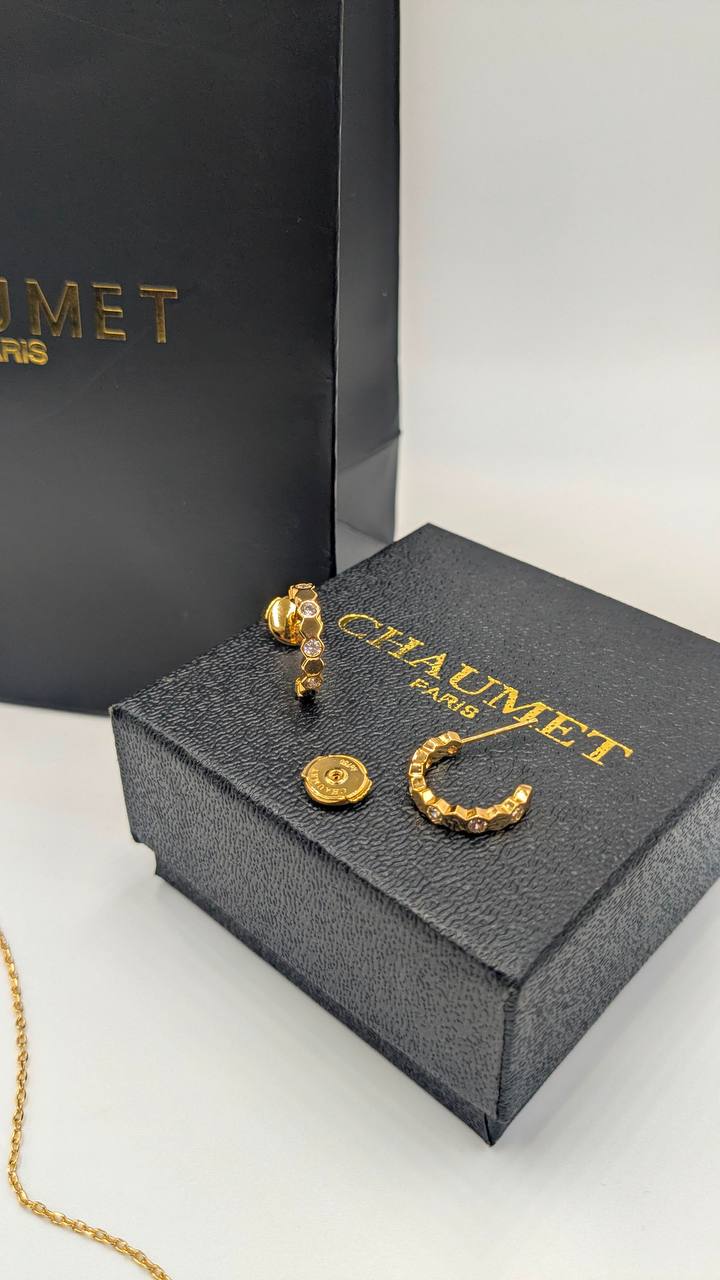Chaumet
*Master Quality* 
*Necklace & Earrings*
130 dhs✅ with Normal Box 🎁

Zain210
♥️♥️♥️