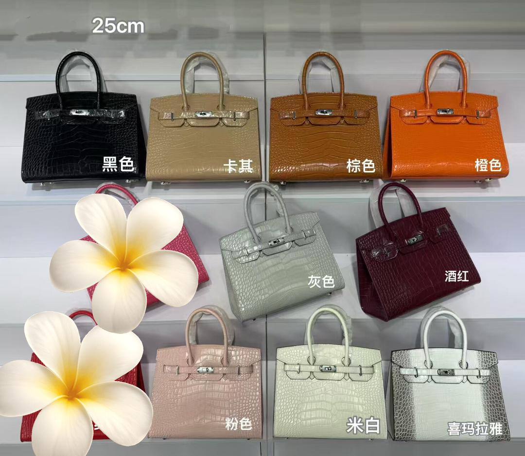 Hermes 

100 dhs🇦🇪🇦🇪

size 25×11×19cm

Zain213
♥️♥️♥️