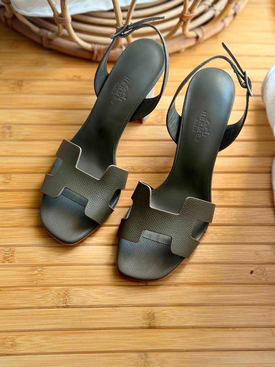 Hermes
Vip Quality
𝗦𝗶𝘇𝗲 𝟯𝟲 𝘁𝗼𝗼 𝟰𝟭 
450 dhs🇦🇪🇦🇪

Zain303
♥️♥️♥️