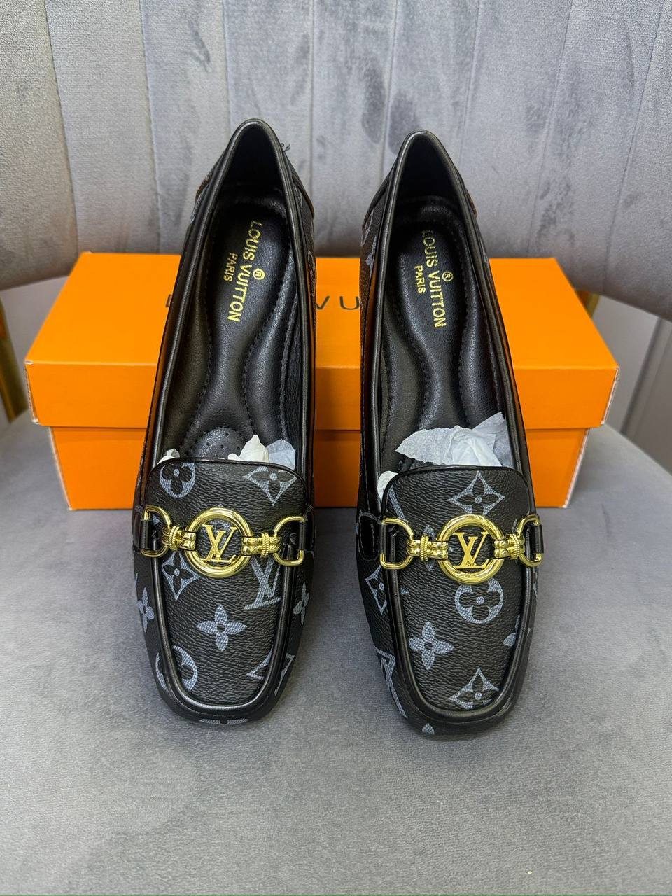 LV - Dior - Loewe
Size 36-41 
70 dhs❤️

Zain40
♥️♥️♥️