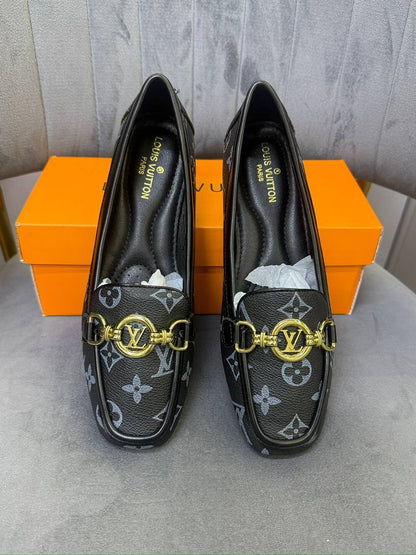 LV - Dior - Loewe
Size 36-41 
70 dhs❤️

Zain40
♥️♥️♥️