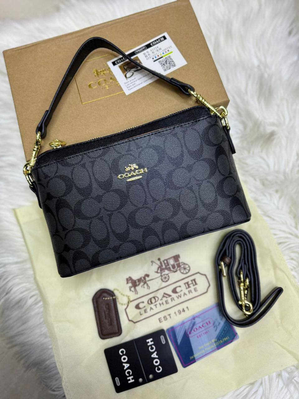 🌈 Coach 2 Straps
1️⃣ First quality +🎁
Size : 25 * 15 * 9 cm
85 dhs🪙🌨️
with box 🎁

Zain115
♥️♥️♥️