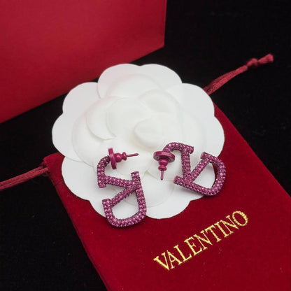 Valentino ✨💫
     _*Earrings*_
55 dhs🌺
         ⭐
         _With_
      BOX AND PAPER BAG 🛍️🎁

Zain89
♥️♥️♥️