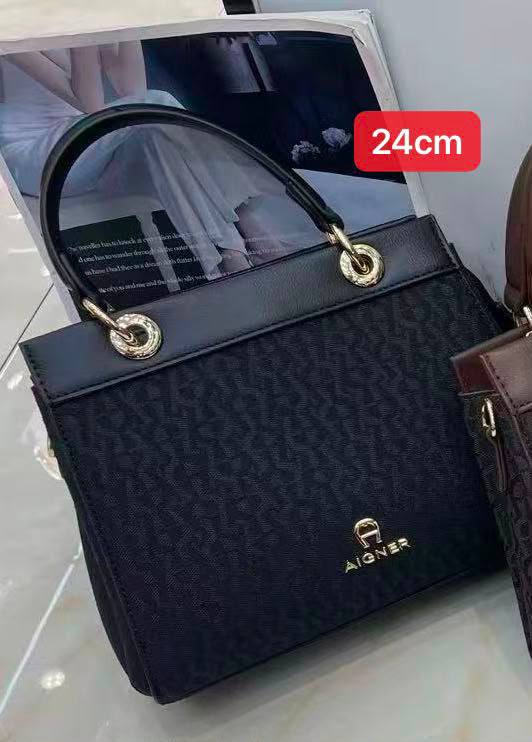 Aigner 
24cm 
110 dhs🇦🇪🇦🇪

Zain168
♥️♥️♥️