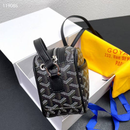GOYARD 
SLING BAG 
UNISEX HIGH QUALITY 
WITH BOX 
100 dhs✅

Zain39
♥️♥️♥️