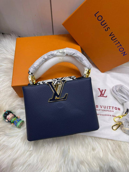 🌹 LV Capitalcines
1️⃣ First Quality +🎁
Size : 21 * 15 cm
100 dhs✅
with box🎁

Zain115
♥️♥️♥️