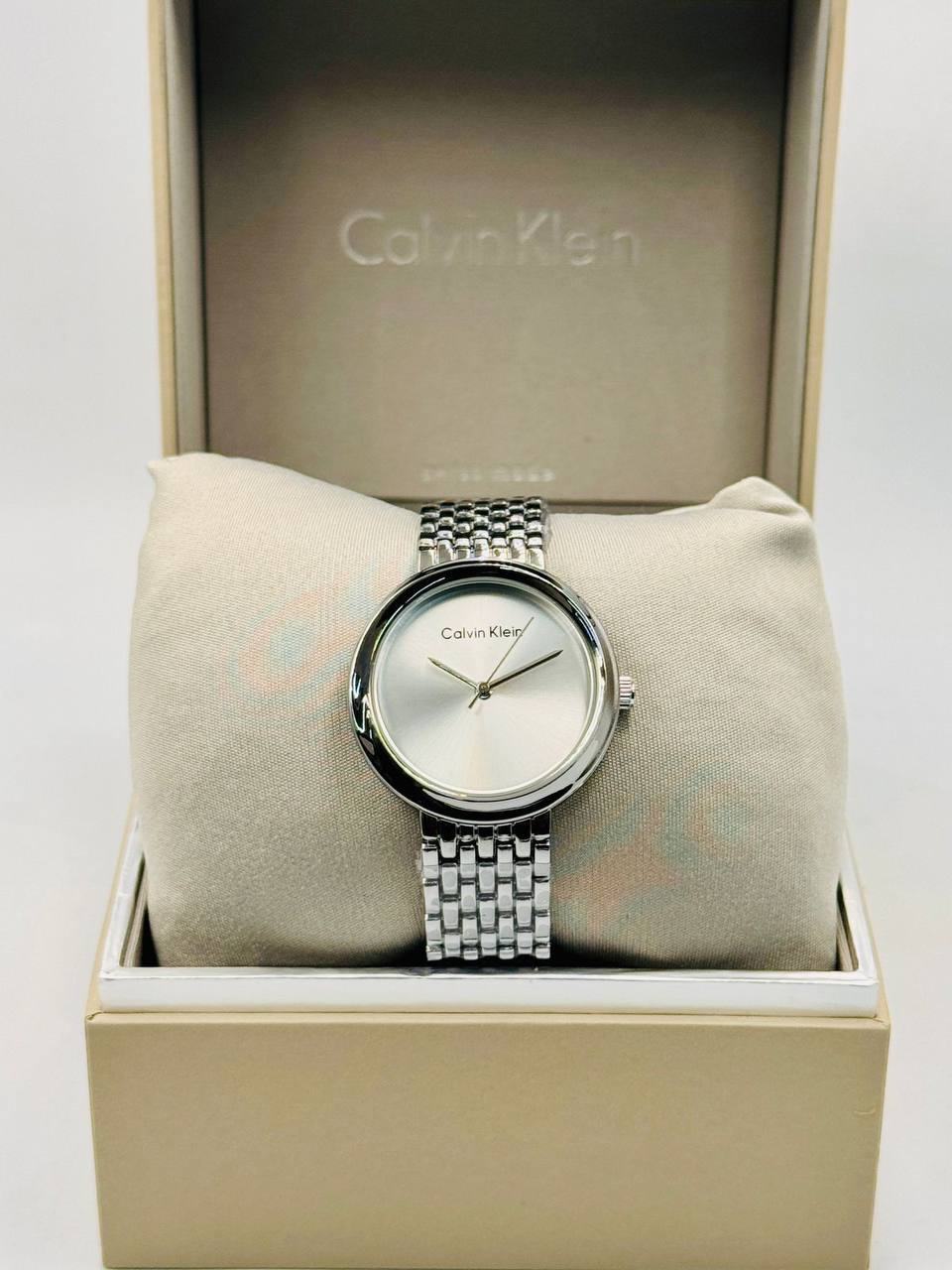 Calvin Klein ladies
*New Arrival*🔥
55 dhs❤️

Zain08
♥️♥️♥️