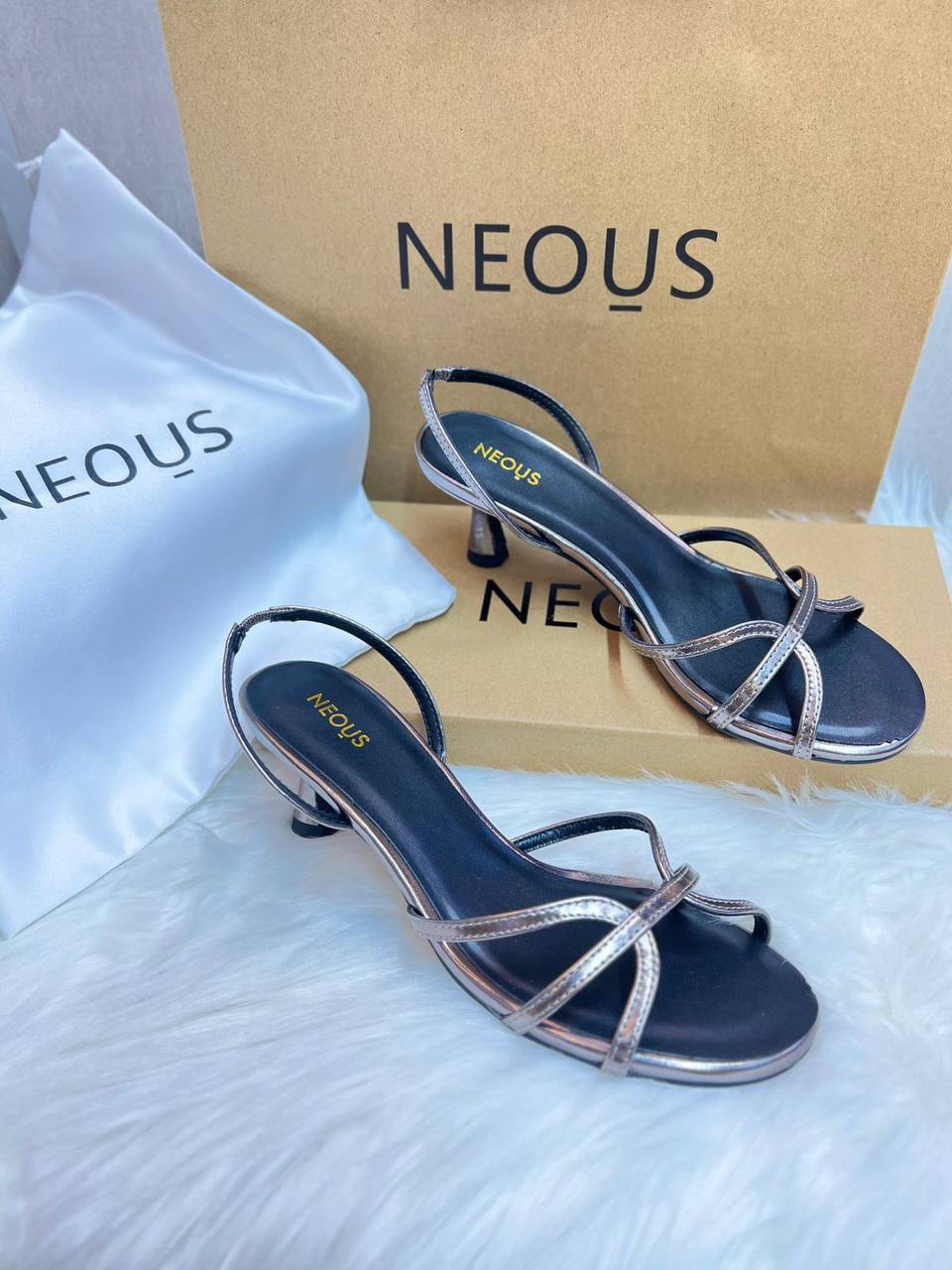OFFER 
Discount
140 dhs🪙🖤
SIZE 36-41 available
Limit Stock

Zain88
♥️♥️♥️