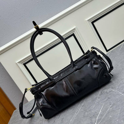 PRADA 
COPY ONE 
210 dhs✅

Zain295
♥️♥️♥️
