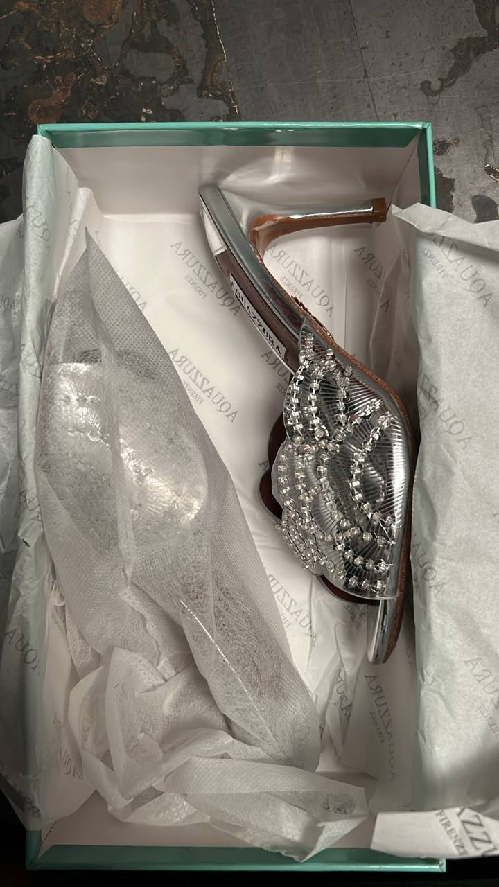 Aquazzura
120 dhs💓

Zain146
♥️♥️♥️