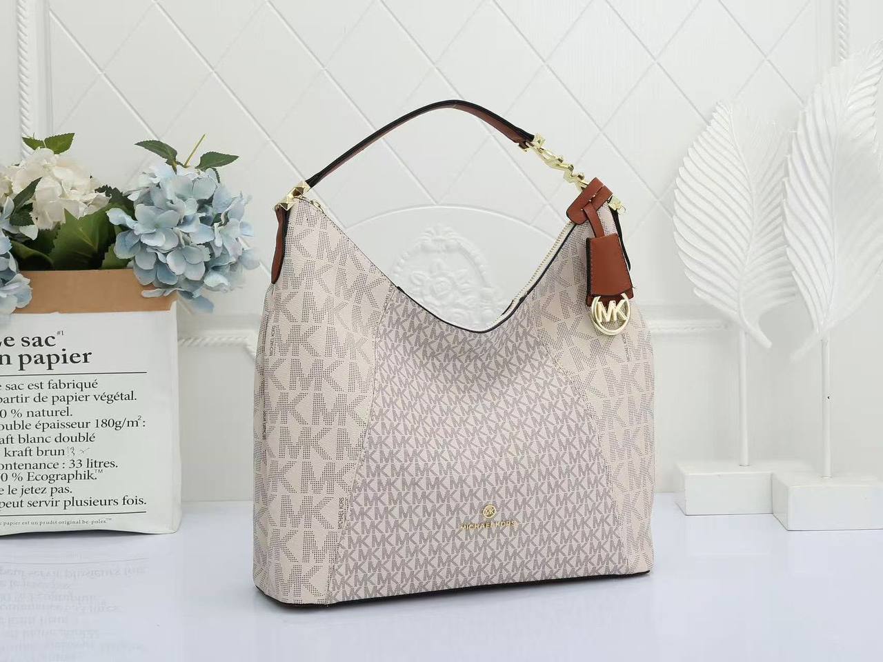 MK 
GOOD QUALITY 
110 dhs✅

Zain39
♥️♥️♥️