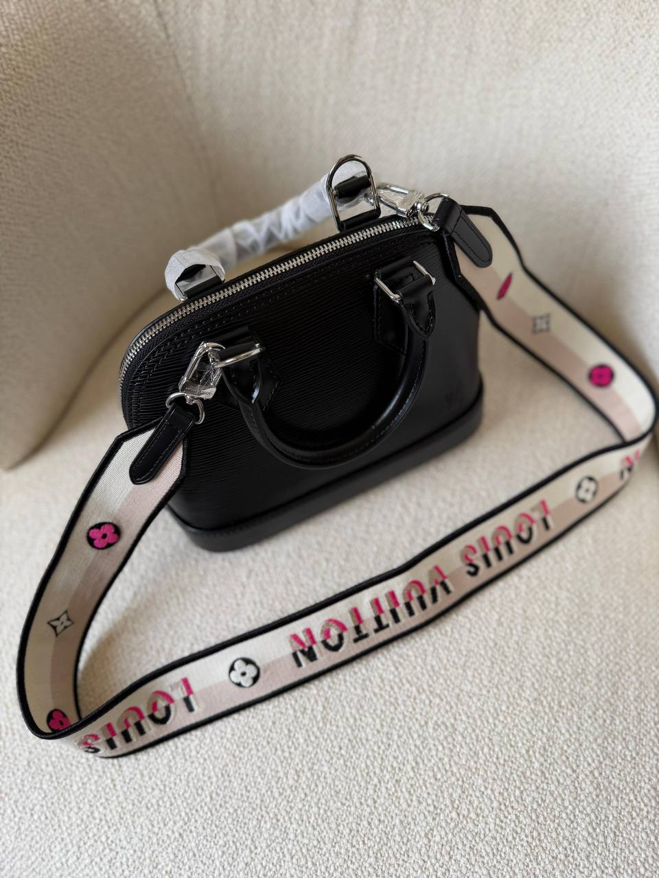LV
𝑳𝒐𝒖𝒊𝒔 𝑽𝒖𝒊𝒕𝒕𝒐𝒏 
𝑨𝒍𝒎𝒂 
23 𝒄𝒎
𝑨𝒗𝒂𝒊𝒍𝒂𝒃𝒍𝒆 𝒏𝒐𝒘
For Price 👇 WhatsApp✅
0568585901 
0507557372
0552275751 Owner Zain 👌

Zain257
♥️♥️♥️