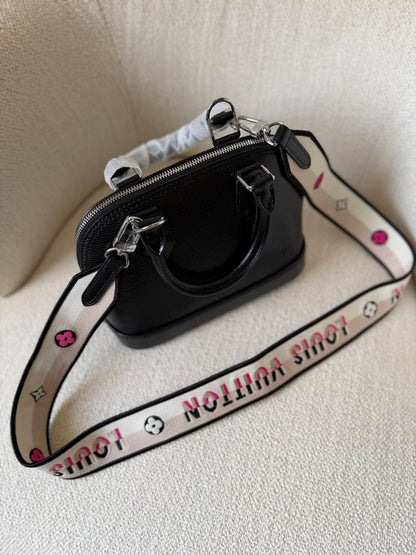 LV
𝑳𝒐𝒖𝒊𝒔 𝑽𝒖𝒊𝒕𝒕𝒐𝒏 
𝑨𝒍𝒎𝒂 
23 𝒄𝒎
𝑨𝒗𝒂𝒊𝒍𝒂𝒃𝒍𝒆 𝒏𝒐𝒘
For Price 👇 WhatsApp✅
0568585901 
0507557372
0552275751 Owner Zain 👌

Zain257
♥️♥️♥️
