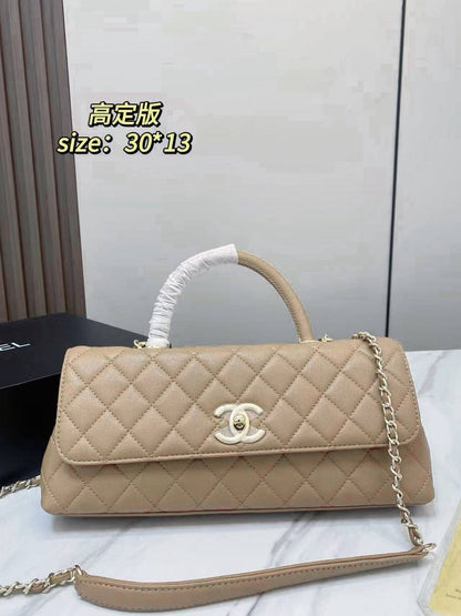 Chanel

200 dhs
 with box

Zain38
♥️♥️♥️