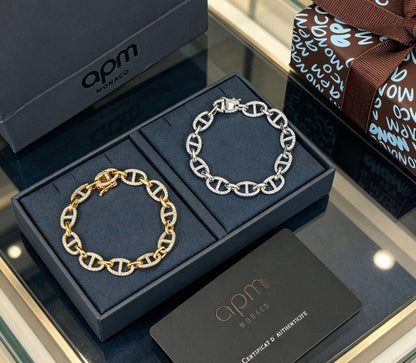 APM SET❤️‍🔥*
Necklace ✨
Earring 🐦‍🔥
Bracelet 🔥
Ring 💍 available size👇
6,7,8,9
With normal boxes 📦 
240 dhs✅

With master box 🗃️ 
260 dhs✅

Zain216
♥️♥️♥️