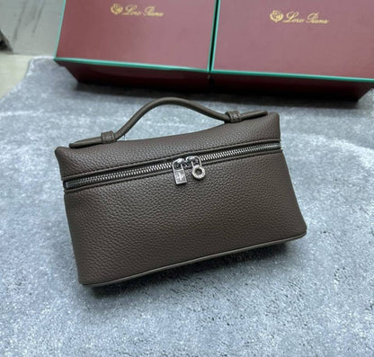 Loro Piana
withbox 
85 dhs🇦🇪🇦🇪

Zain143
♥️♥️♥️