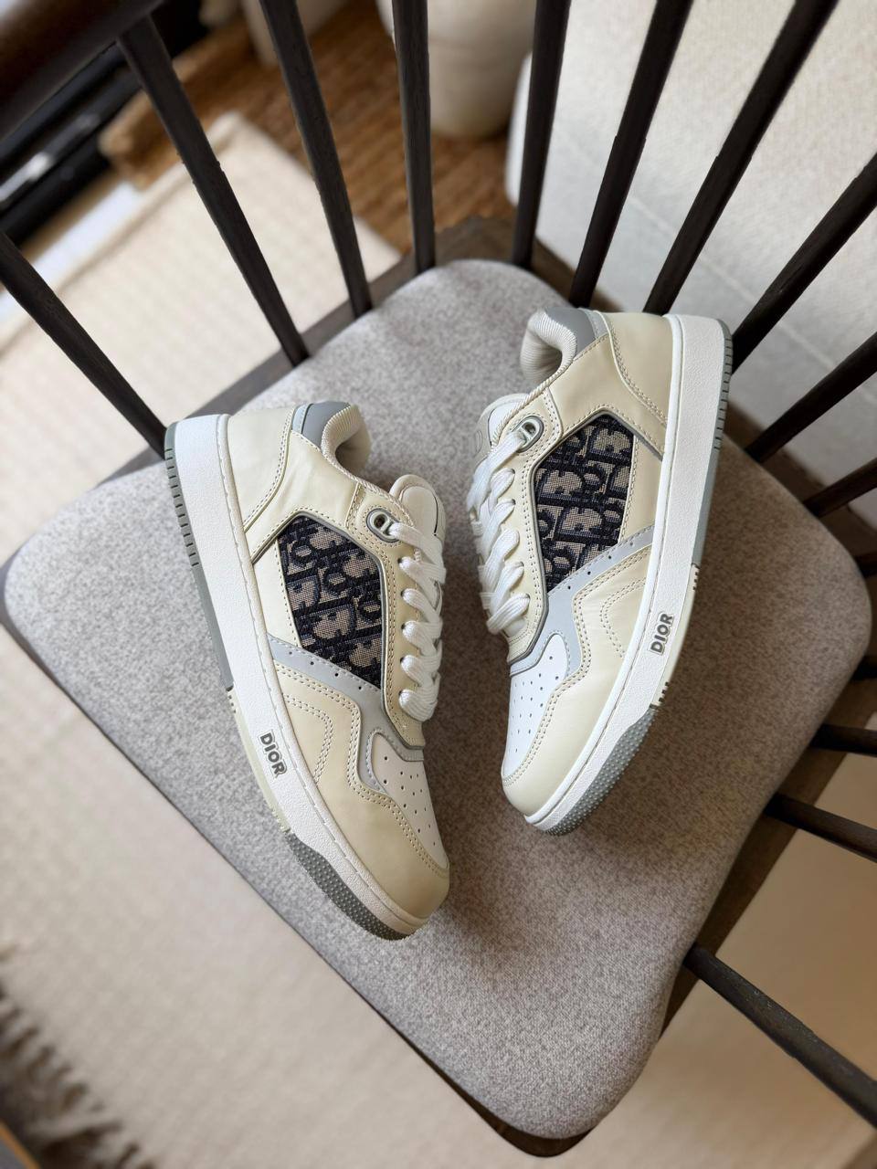 DIOR 
*AAA quality*
*size:40 to 46*
450 dhs🇦🇪🇦🇪

Zain185
♥️♥️♥️