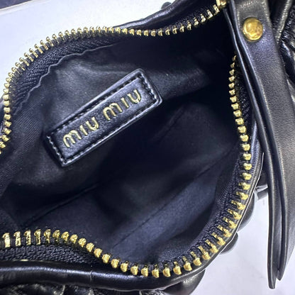 MIU MIU 
NEW CAME GOOD QUALITY 

WITH BOX 
🎁🎁🎁

90 dhs🇦🇪

Zain39
♥️♥️♥️
