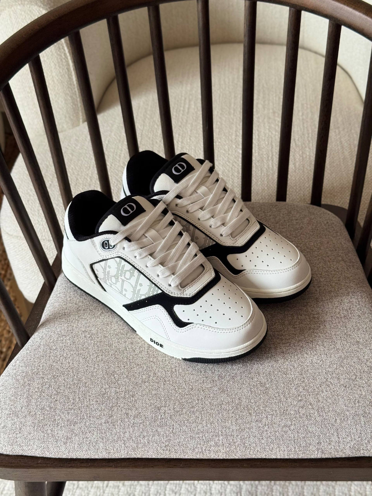 DIOR 
AAA quality
size:40 to 46 

500 dhs🇦🇪🇦🇪

Zain185
♥️♥️♥️