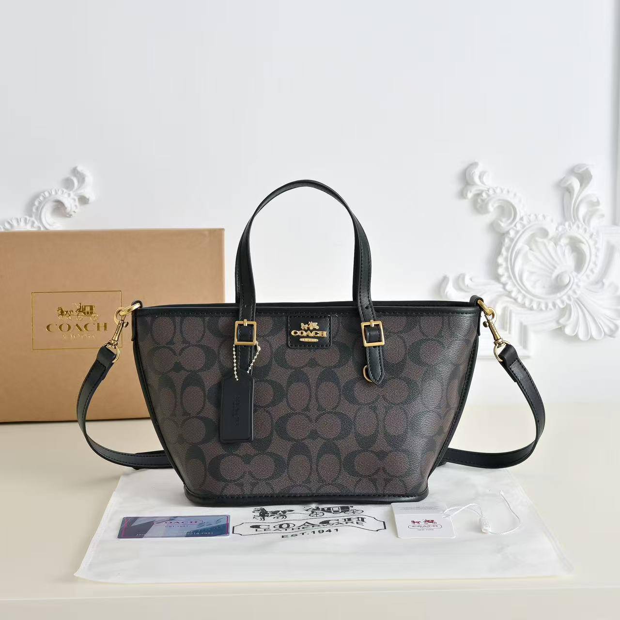Coach
90 dhs✅


Withbox
🎁🎁🎁

Zain143
♥️♥️♥️