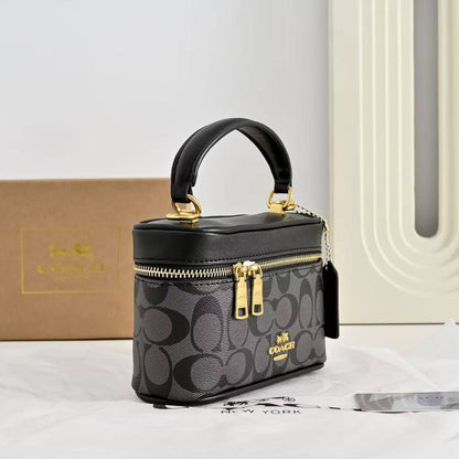 Coach
Coach
95 dhs🇦🇪🇦🇪
with box
size 19×6×11cm

Zain42
♥️♥️♥️