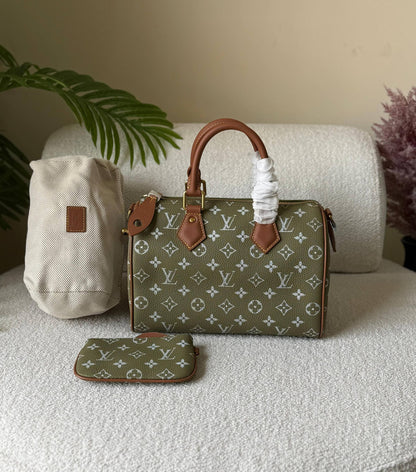 🌿💗*Louis Vuitton*😍🍃
    ❄️25. 30 cm❄️
     🍃 😍🙃😍 💫
Super Master Quality
For Price 👇 WTSP Text Zain 0568585901

Zain246
♥️♥️♥️