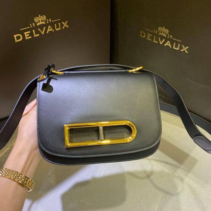 Delvaux 
Small Lingot shoulder bag in Olen calf leather❤️🥀

For Price 👇 WhatsApp✅
0568585901 
0507557372
0552275751 Owner Zain 👌

Zain71
♥️♥️♥️