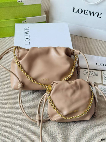 Loewe
Master
290 dhs🪙💕
have two size 

Zain141
♥️♥️♥️