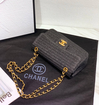CHANEL 
 GOOD QUALITY 
WITH BOX 
130 dhs✅

Zain295
♥️♥️♥️