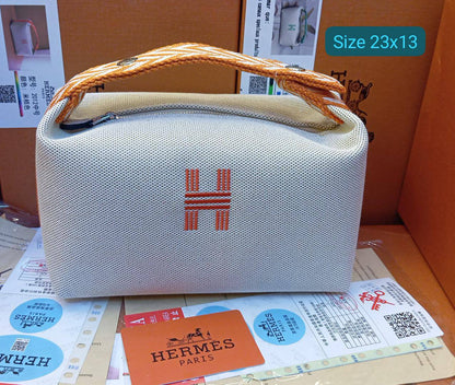 Hermes
Good quality 
with box 
🎁🎁🎁

90 dhs🪙🌨️

Zain186
♥️♥️♥️